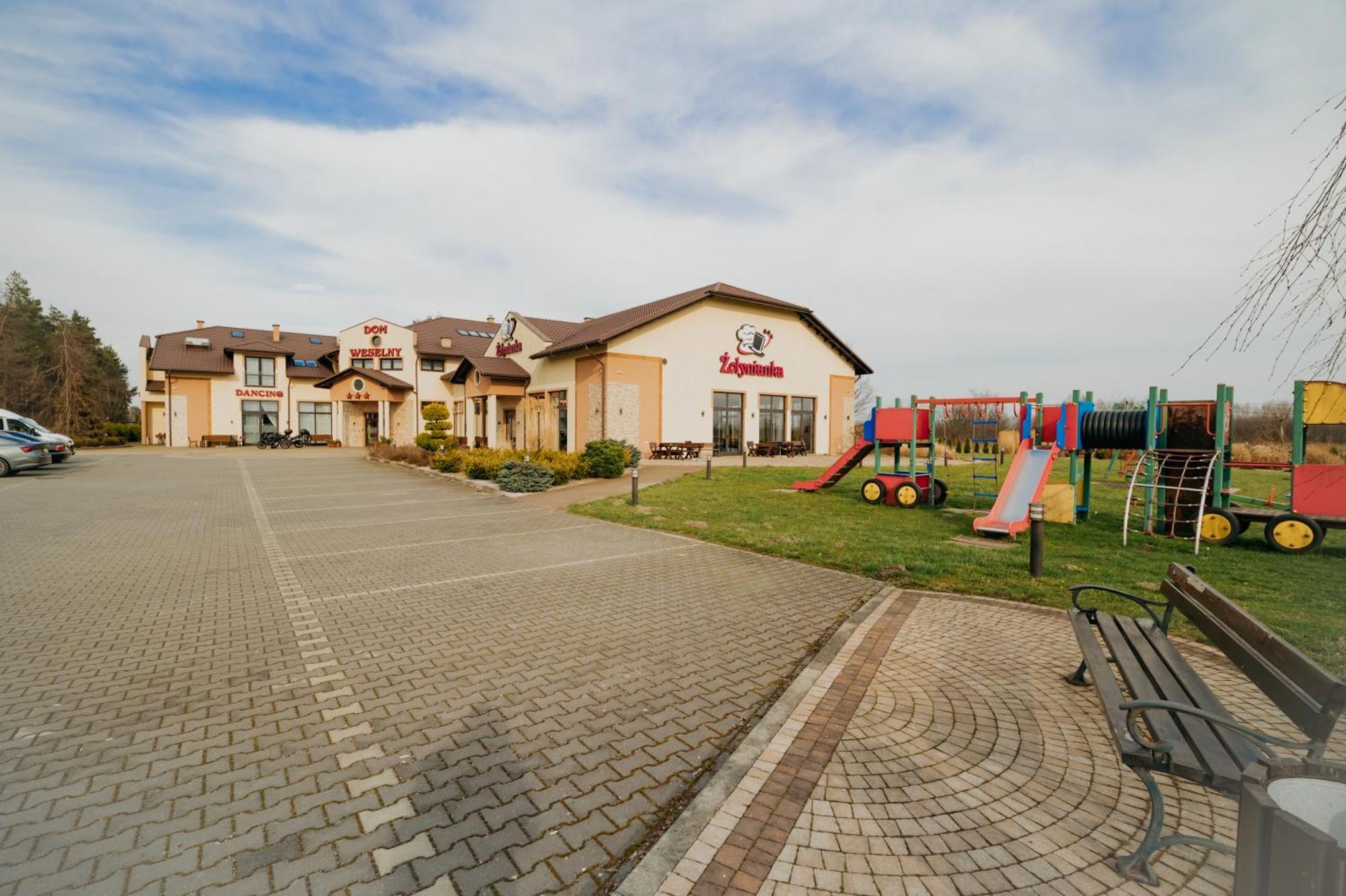 Noclegi - Apartamenty Zolynianka Extérieur photo