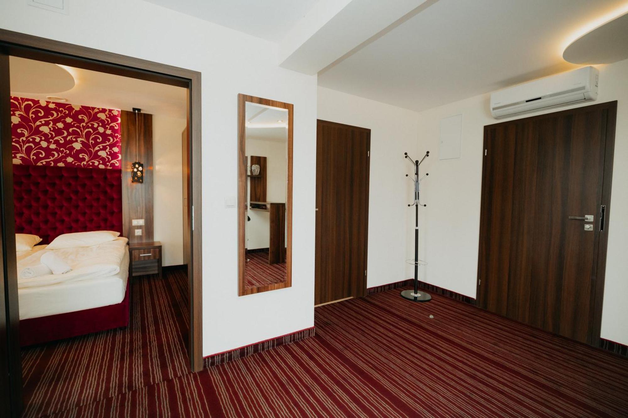 Noclegi - Apartamenty Zolynianka Extérieur photo